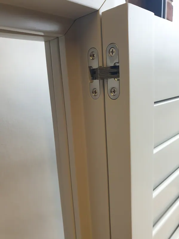 C s hinge